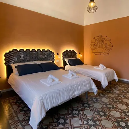 Liotru Maisonne, With En-suite Bathroom And Shared Bathroom * Catania